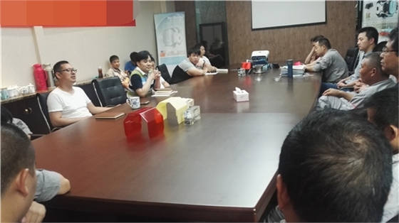 新任總經(jīng)理曾祥江隨后向會(huì)議作任職表態(tài)發(fā)言.jpg