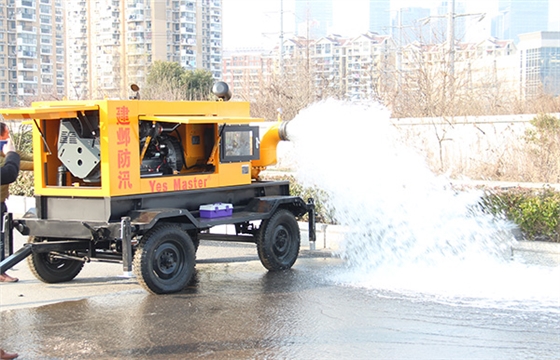 移動搶險排澇泵車.jpg 移動搶險排澇泵車.jpg