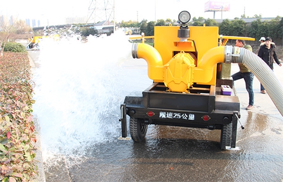 移動搶險凸輪轉(zhuǎn)子式泵車.jpg 移動搶險凸輪轉(zhuǎn)子式泵車.jpg